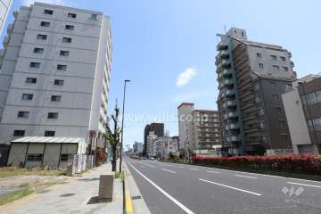 敷地南側の前面道路（国道2号線）