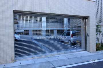 駐車場出入り口（リングシャッター付き）