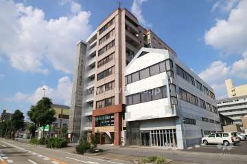 丸美シティマンション金山の外観（南西側から）