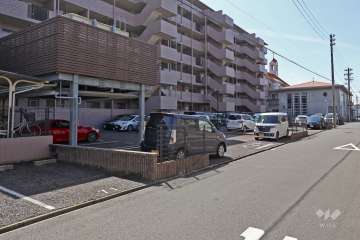 敷地内駐車場（屋外平面式）