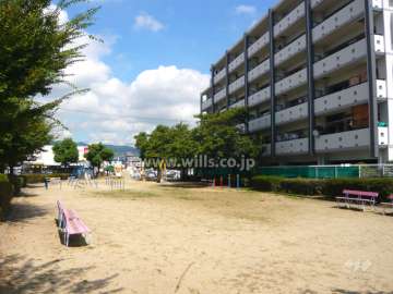 公園に隣接しています