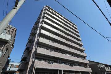 宝マンション東海通第3の外観（南西側から）