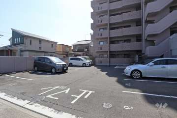 駐車場出入り口・敷地内駐車場（屋外平面式）