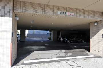 駐車場の出入り口・敷地内駐車場（屋内平面式、屋外平面式）