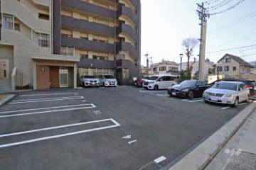敷地内駐車場（屋外平面式）