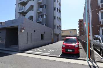 駐車場の出入り口・敷地内駐車場（屋外平面式）
