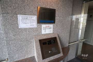 オートロックの操作盤、案内板