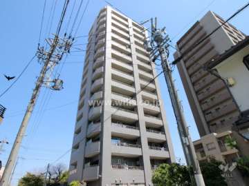 ロイヤルアーク千種内山公園の外観（南側から）
