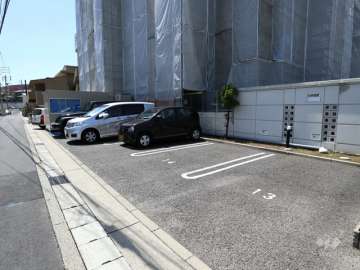 敷地内駐車場(屋外平面式)