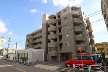モアグレース千種清明山の外観（北西側から）