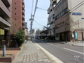 敷地南側の前面道路