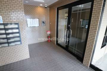 エントランスにはオートロックが付いています。
