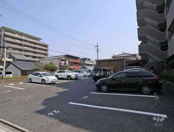 敷地内駐車場（平面式と機械式があります。）