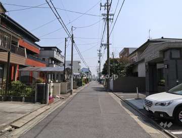 敷地北側の前面道路