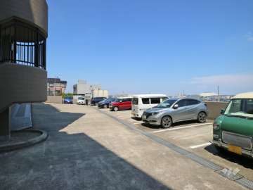 敷地内駐車場（屋外平面式）