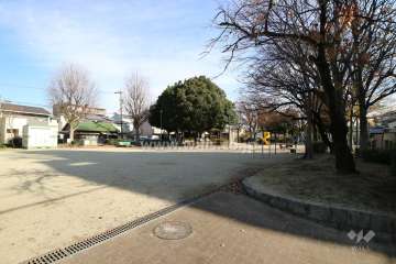 敷地北側の西山東公園