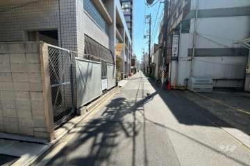 敷地南側の前面道路