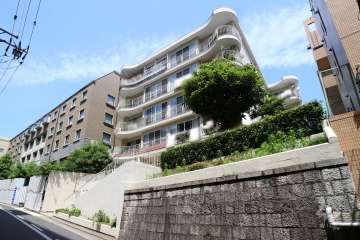 パラシオン月見坂の外観（南東側から）