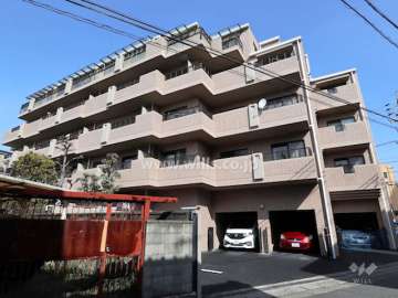 グランドメゾン本山の外観（南側から）