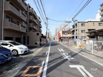 敷地北側の前面道路