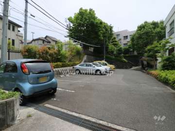敷地内北側駐車場（屋外平面式）