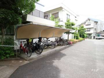 敷地北側部分にある駐輪場