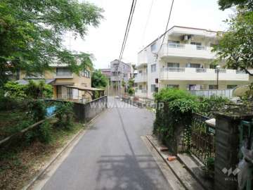敷地の西側前面道路（南側から）
