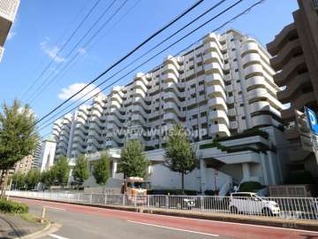 茶屋ヶ坂公園ハイツA棟の外観（西側から）