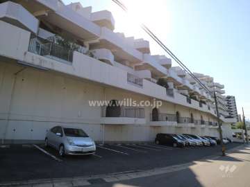 茶屋ヶ坂公園ハイツA棟の外観（北東側から）