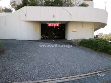 敷地内駐車場（屋外平面式）出入り口