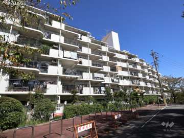 茶屋ヶ坂公園ハイツＢ棟の建物東側外観（南側から）