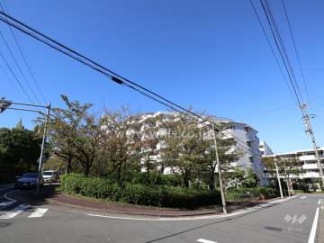 茶屋ヶ坂公園ハイツＢ棟の外観（東側から）