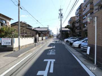 敷地北側前面道路