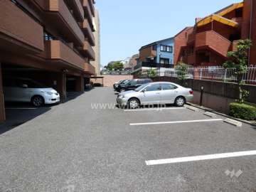 敷地内駐車場（屋外平面式）