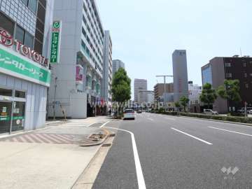 敷地南側の前面道路