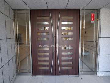 北側エントランス