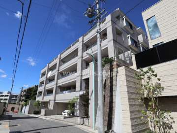 パルシオ本山鹿子町の外観（南東側から）