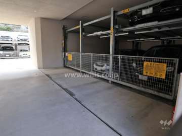 敷地内北側駐車場（屋内機械式）