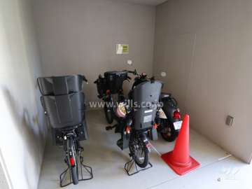 敷地北側バイク置場