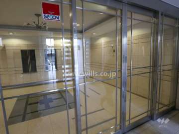 北側エントランスホール