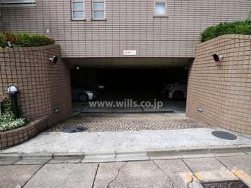 駐車場出入り口