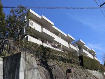 イトーピア東山ガーデンハイツC棟の外観（南西側から）