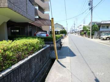 敷地北側の前面道路