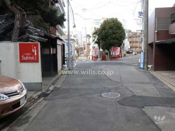 敷地南側の前面道路(東側から)