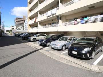 敷地内駐車場（屋外平面式）