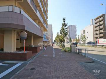 敷地西側の歩道