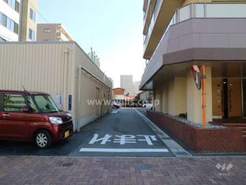 駐車場出入り口