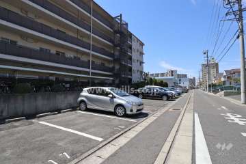 敷地内駐車場（屋外平面式）