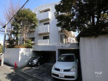 サンマンション東山元町A棟の外観（西側から）