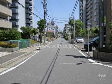 敷地南側前面道路